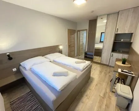 Lägenhetshotell Kukorica Csarda 2 Balatonujlak