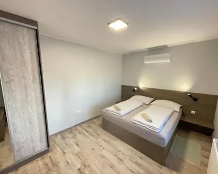 Kukorica Csarda 2 * Balatonujlak